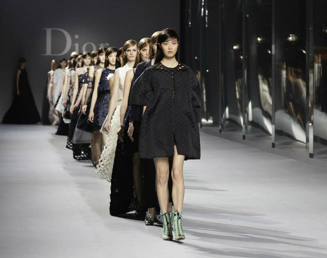 Dior-Haute-Couture-Hong-Kong-firts-show