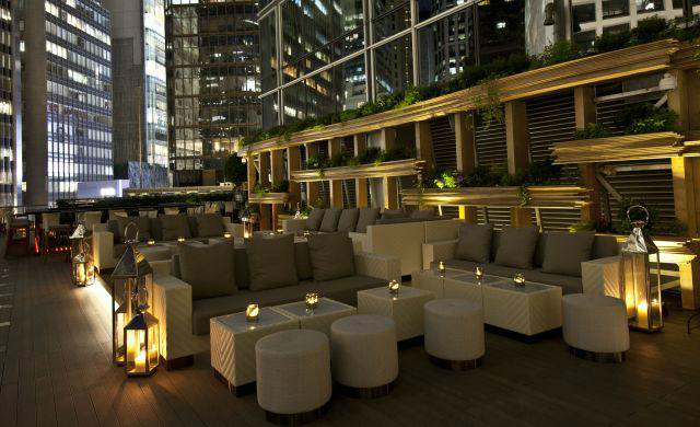 ARMANI-PRIVE-The-exclusive-Hong-Kong-Lounge-Rooftop-bar-by-Armani