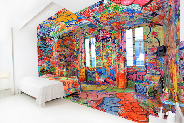 TOP-Decorating-Ideas-for-home-with-Graffiti13